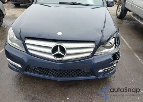 2013 Mercedes-Benz C 300 Luxury 4Matic/Sport 4Matic из США, поврежденный, VIN WDDGF8AB7DR264500